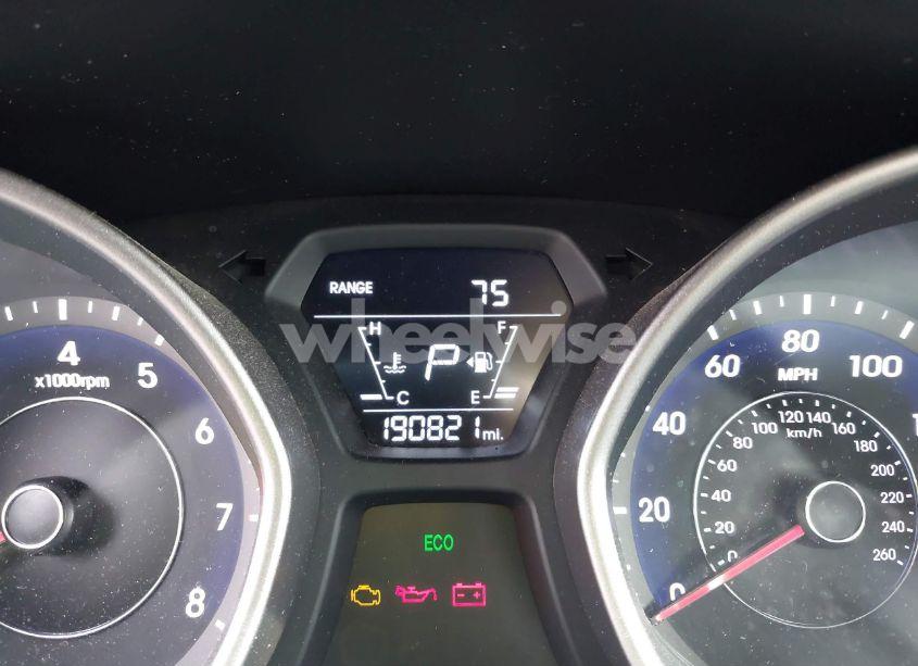 Photo 15 of 2015 Hyundai Elantra SE (VIN 5NPDH4AE0FH628969)