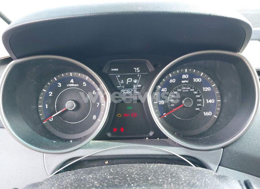 Photo 7 of 2015 Hyundai Elantra SE (VIN 5NPDH4AE0FH628969)