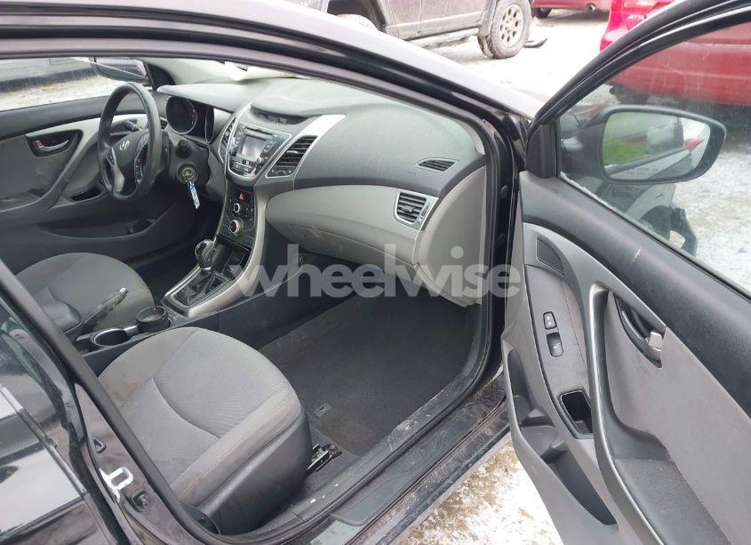 Photo 5 of 2015 Hyundai Elantra SE (VIN 5NPDH4AE0FH633959)