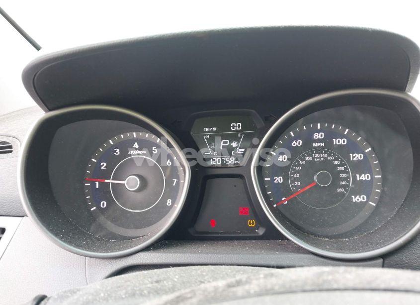 Photo 7 of 2015 Hyundai Elantra SE (VIN 5NPDH4AE0FH633959)