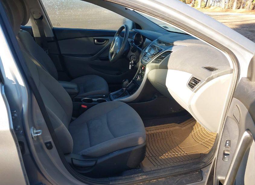 Photo 5 of 2015 Hyundai Elantra SE (VIN 5NPDH4AE0FH648722)