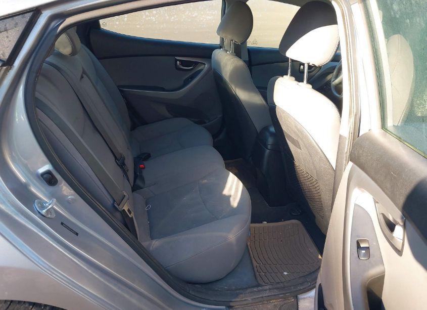 Photo 8 of 2015 Hyundai Elantra SE (VIN 5NPDH4AE0FH648722)