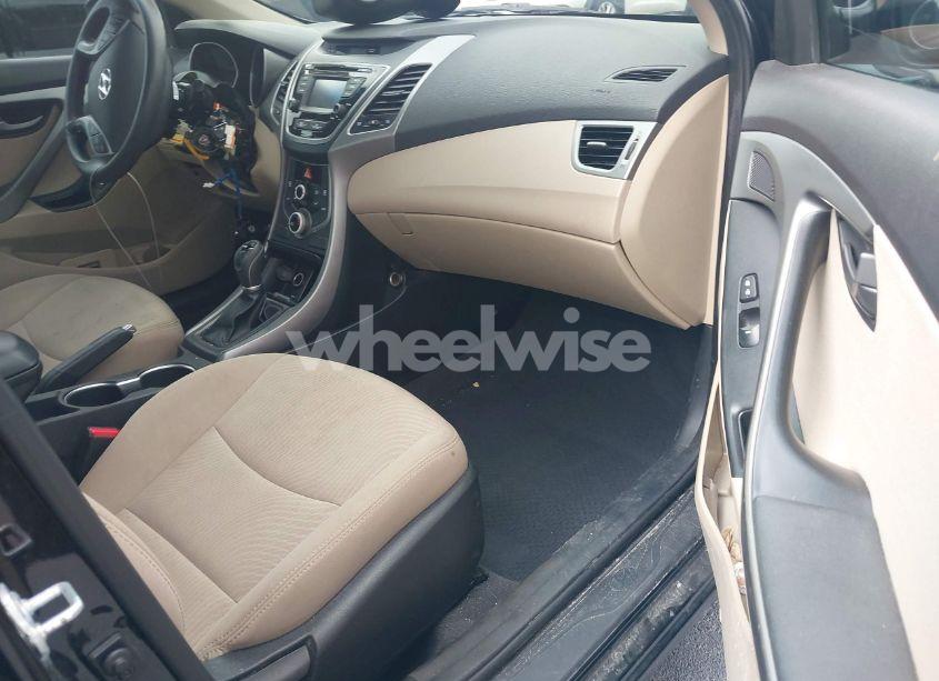 Photo 5 of 2016 Hyundai Elantra SE (VIN 5NPDH4AE0GH654733)