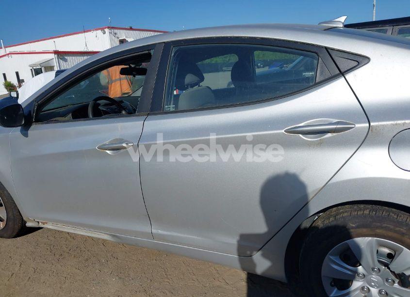Photo 14 of 2016 Hyundai Elantra SE (VIN 5NPDH4AE0GH675873)