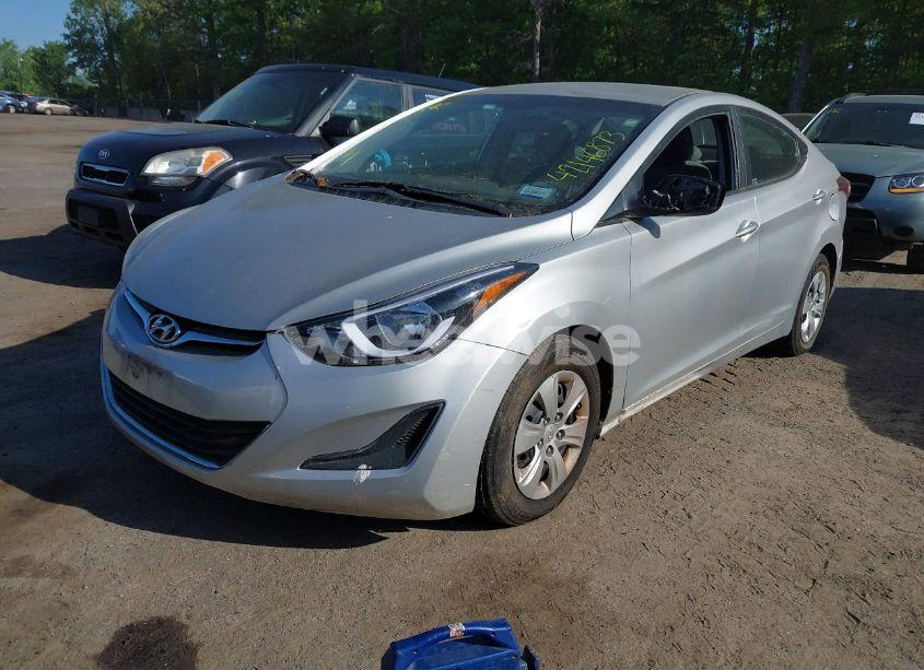 Photo 2 of 2016 Hyundai Elantra SE (VIN 5NPDH4AE0GH675873)