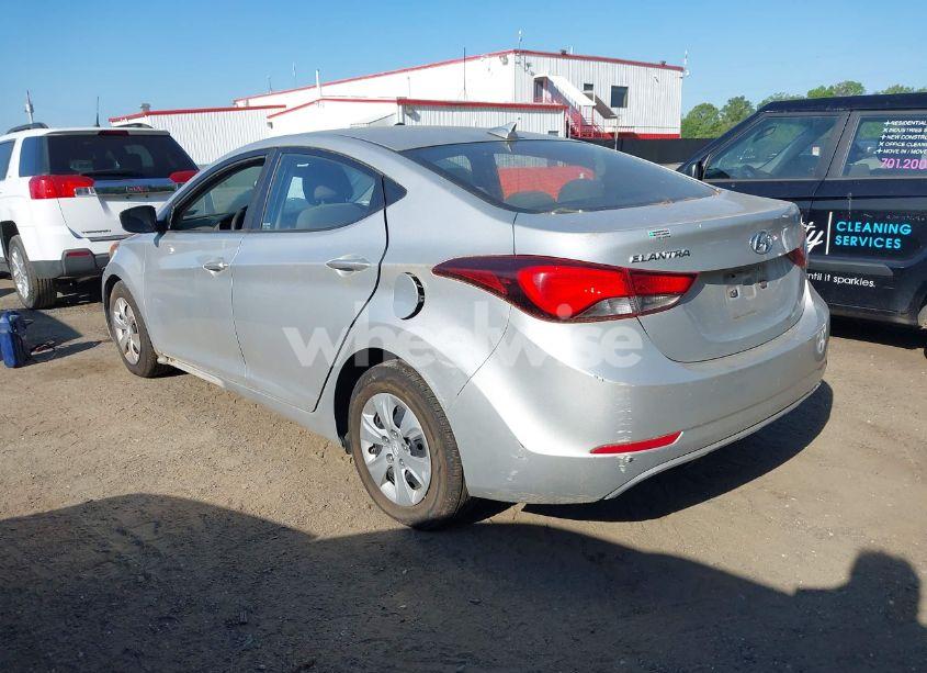 Photo 3 of 2016 Hyundai Elantra SE (VIN 5NPDH4AE0GH675873)
