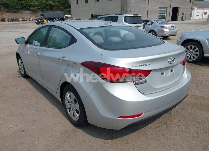 Photo 3 of 2016 Hyundai Elantra SE (VIN 5NPDH4AE0GH685707)