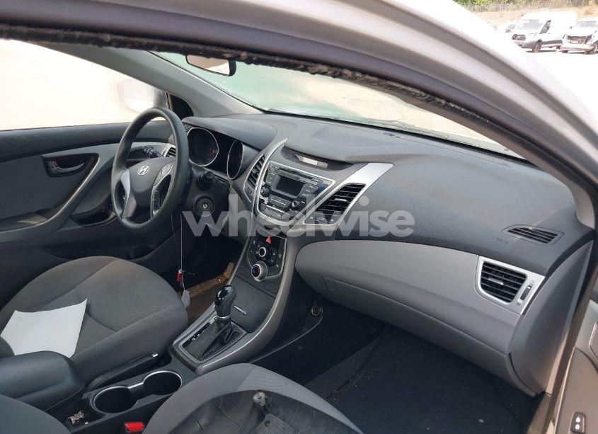 Photo 5 of 2016 Hyundai Elantra SE (VIN 5NPDH4AE0GH685707)