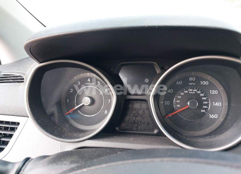 Photo 7 of 2016 Hyundai Elantra SE (VIN 5NPDH4AE0GH685707)