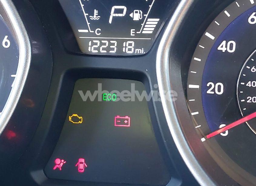 Photo 15 of 2016 Hyundai Elantra SE (VIN 5NPDH4AE0GH687456)