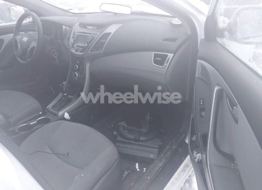 Photo 5 of 2016 Hyundai Elantra SE (VIN 5NPDH4AE0GH691698)