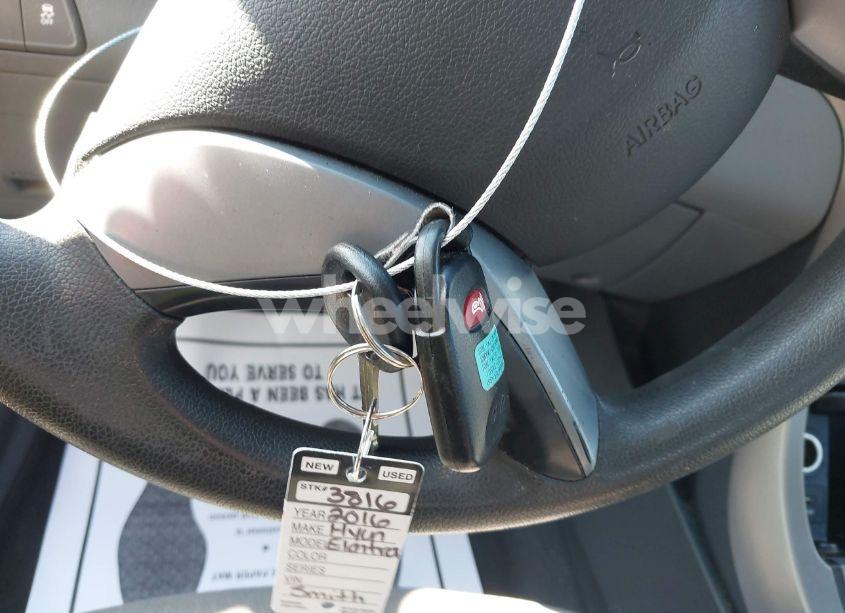 Photo 11 of 2016 Hyundai Elantra SE (VIN 5NPDH4AE0GH693936)