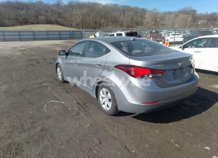 Photo 3 of 2016 Hyundai Elantra SE (VIN 5NPDH4AE0GH703168)