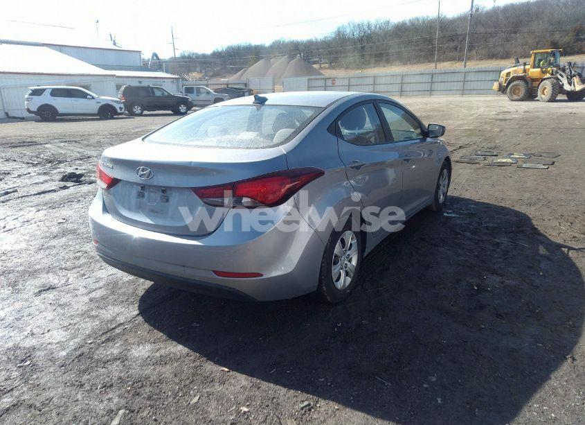 Photo 4 of 2016 Hyundai Elantra SE (VIN 5NPDH4AE0GH703168)
