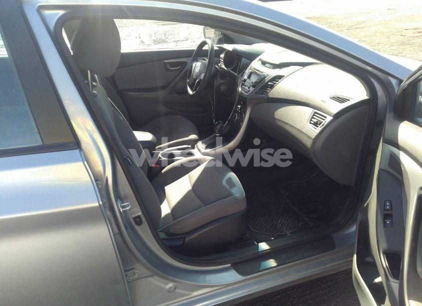 Photo 5 of 2016 Hyundai Elantra SE (VIN 5NPDH4AE0GH703168)