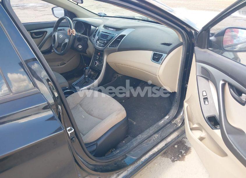 Photo 5 of 2016 Hyundai Elantra SE (VIN 5NPDH4AE0GH712842)