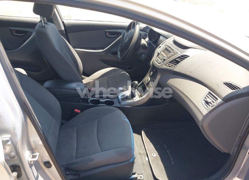 Photo 5 of 2016 Hyundai Elantra SE (VIN 5NPDH4AE0GH718348)