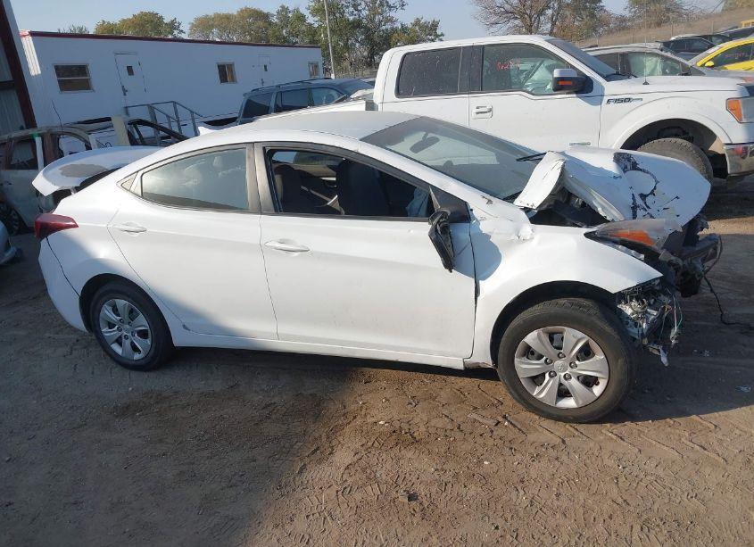 Photo 13 of 2016 Hyundai Elantra SE (VIN 5NPDH4AE0GH725686)
