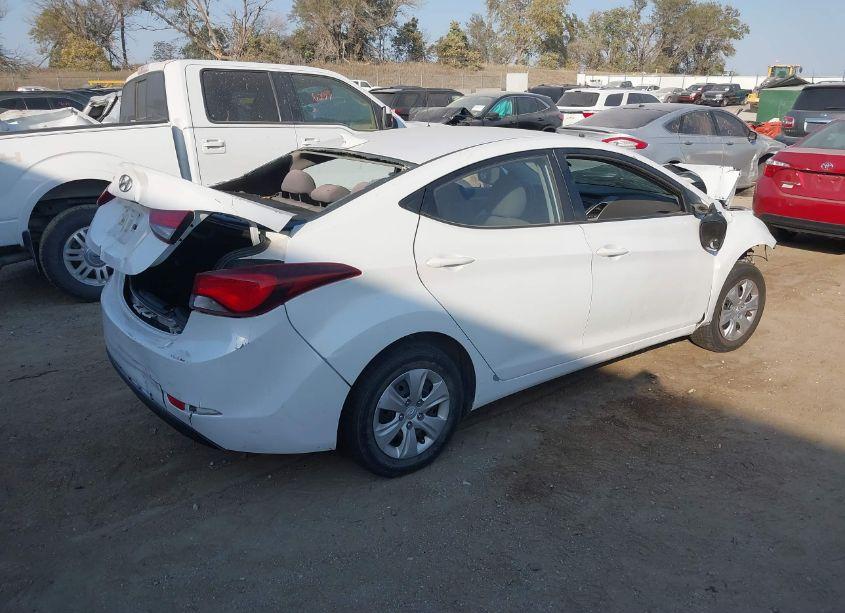 Photo 4 of 2016 Hyundai Elantra SE (VIN 5NPDH4AE0GH725686)