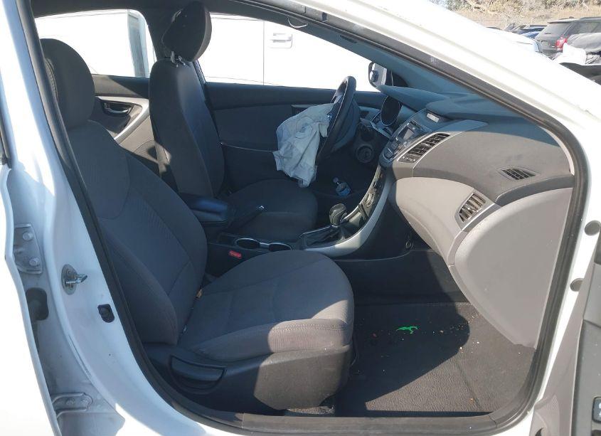 Photo 5 of 2016 Hyundai Elantra SE (VIN 5NPDH4AE0GH725686)