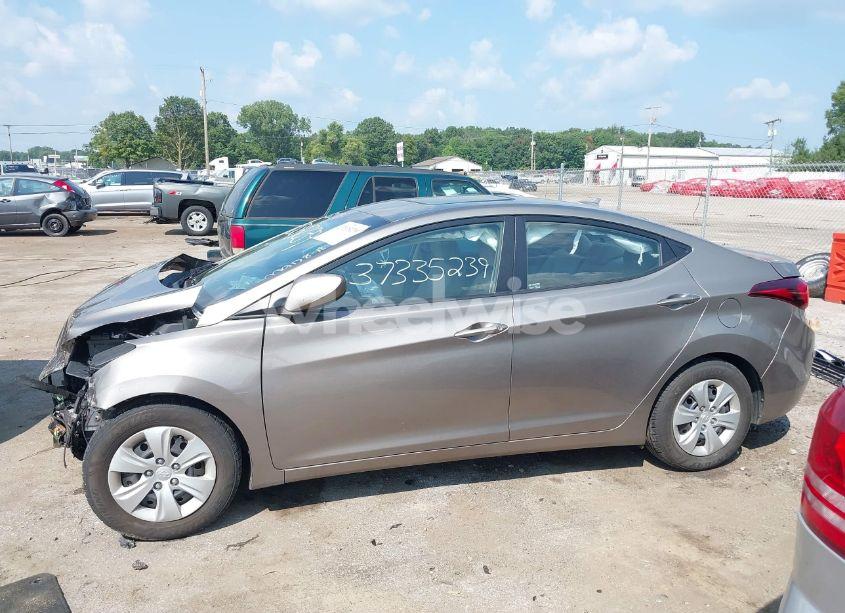 Photo 15 of 2016 Hyundai Elantra SE (VIN 5NPDH4AE0GH732136)