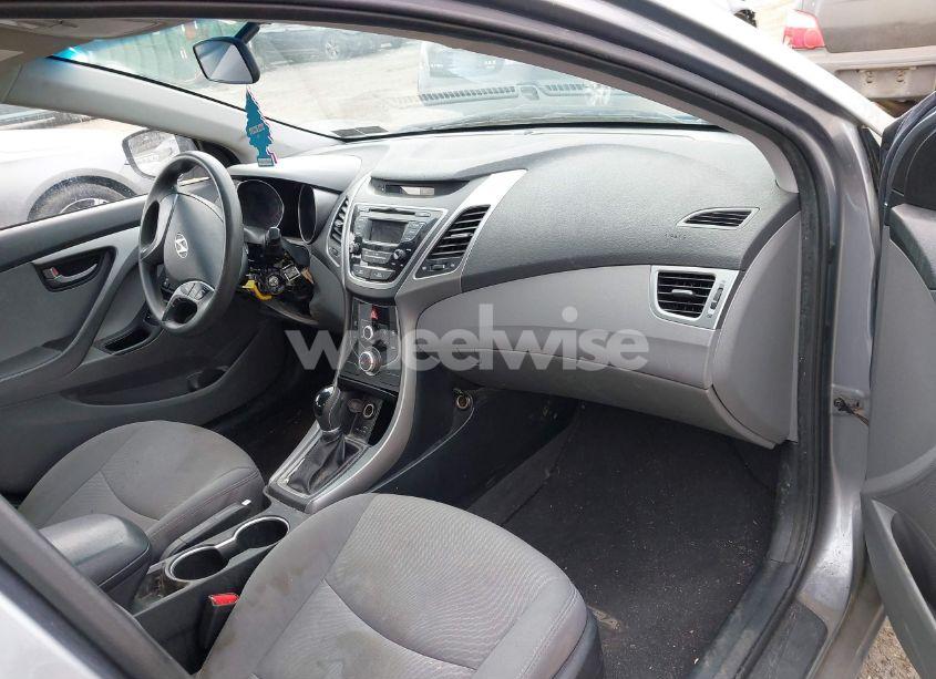 Photo 5 of 2016 Hyundai Elantra SE (VIN 5NPDH4AE0GH750779)