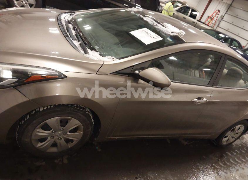 Photo 14 of 2016 Hyundai Elantra SE (VIN 5NPDH4AE0GH752404)