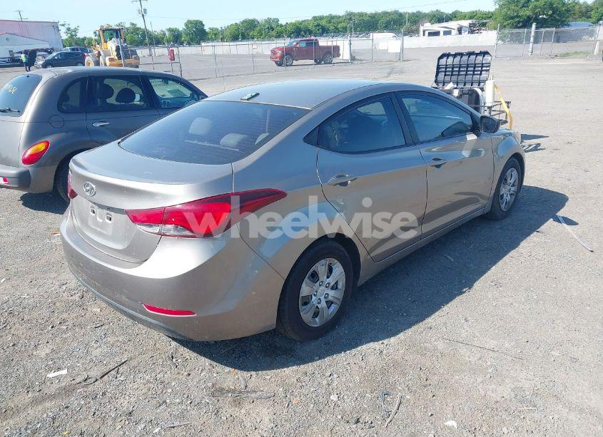 Photo 4 of 2016 Hyundai Elantra SE (VIN 5NPDH4AE0GH754606)