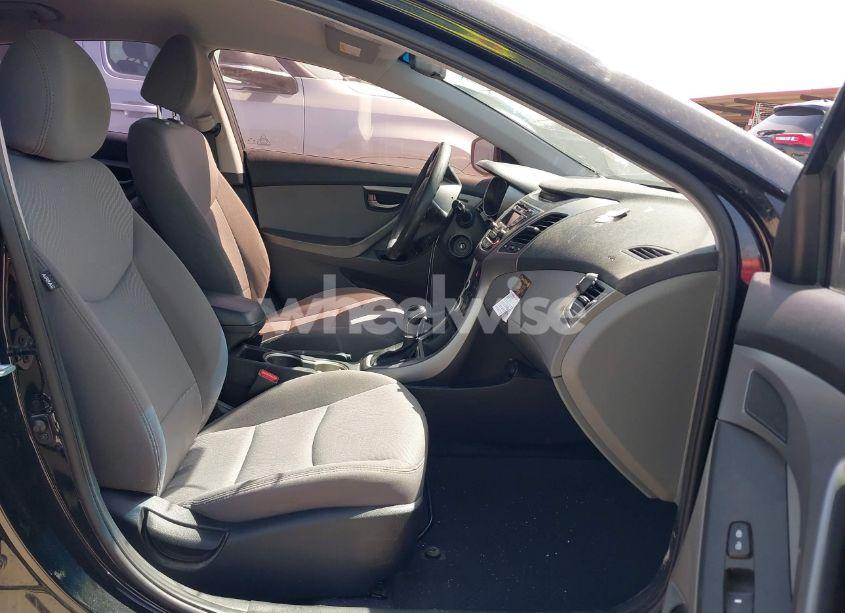 Photo 5 of 2016 Hyundai Elantra SE (VIN 5NPDH4AE0GH768988)