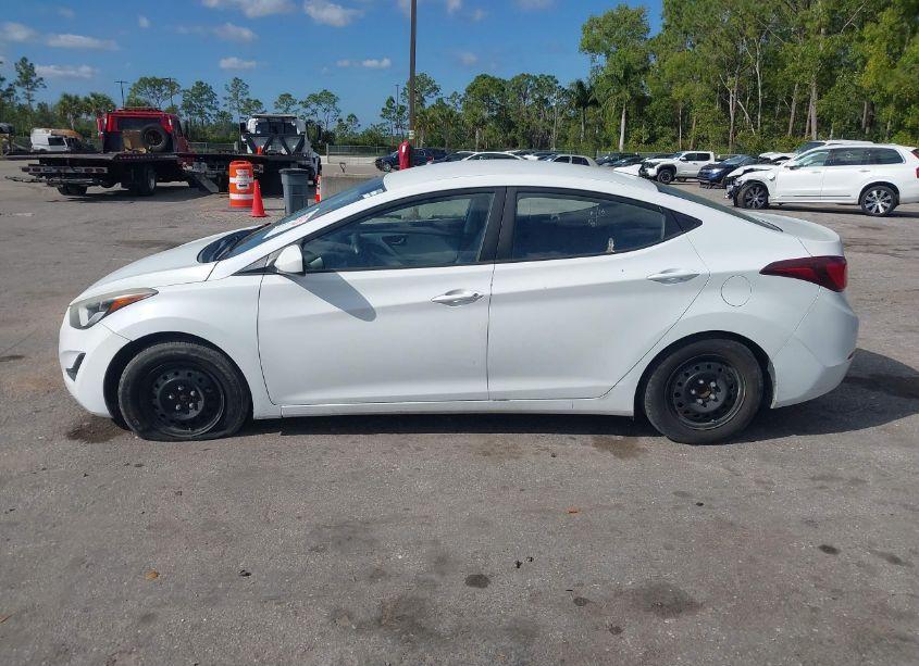 Photo 14 of 2016 Hyundai Elantra SE (VIN 5NPDH4AE0GH769347)