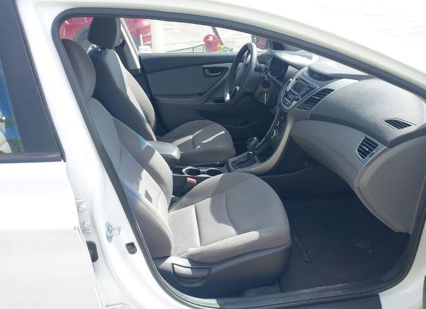 Photo 5 of 2016 Hyundai Elantra SE (VIN 5NPDH4AE0GH769347)