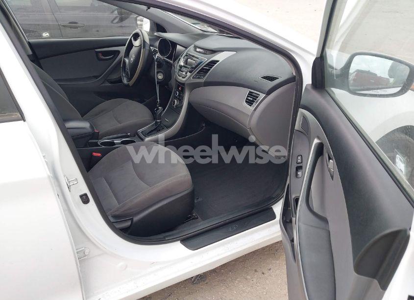 Photo 5 of 2016 Hyundai Elantra SE (VIN 5NPDH4AE0GH769574)