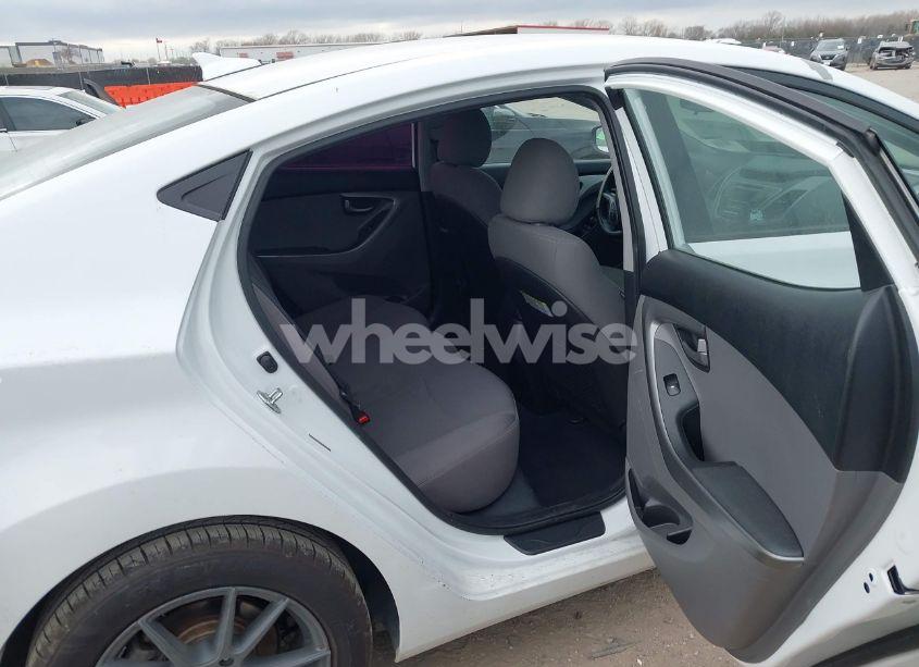 Photo 8 of 2016 Hyundai Elantra SE (VIN 5NPDH4AE0GH769574)