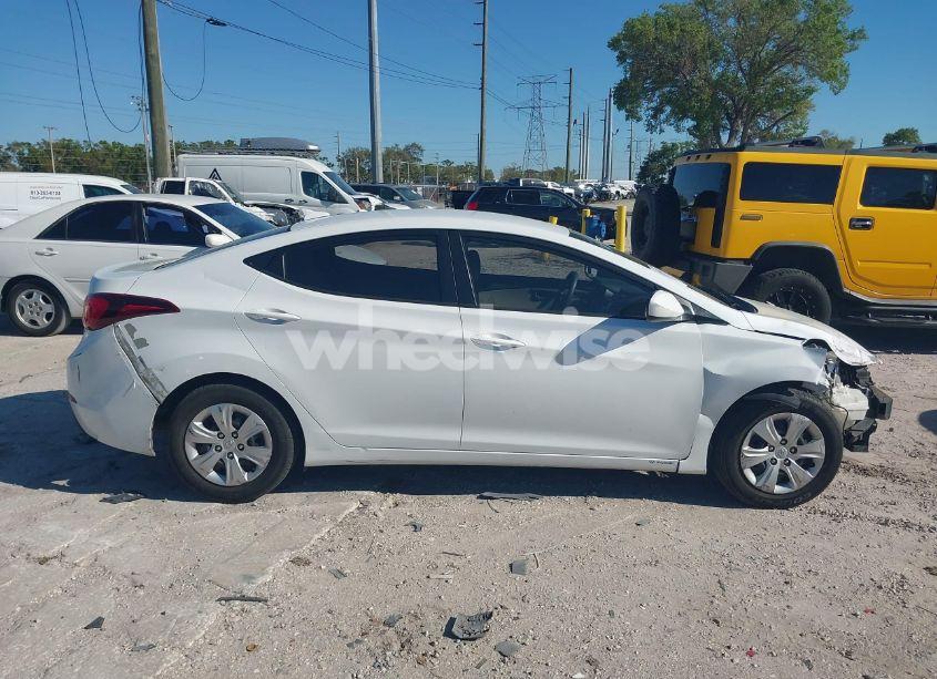 Photo 13 of 2016 Hyundai Elantra SE (VIN 5NPDH4AE0GH771986)