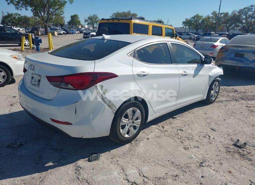 Photo 4 of 2016 Hyundai Elantra SE (VIN 5NPDH4AE0GH771986)