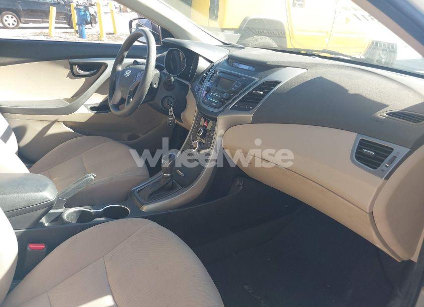 Photo 5 of 2016 Hyundai Elantra SE (VIN 5NPDH4AE0GH771986)