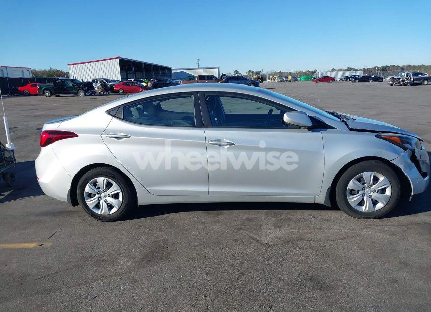 Photo 13 of 2016 Hyundai Elantra SE (VIN 5NPDH4AE0GH783961)
