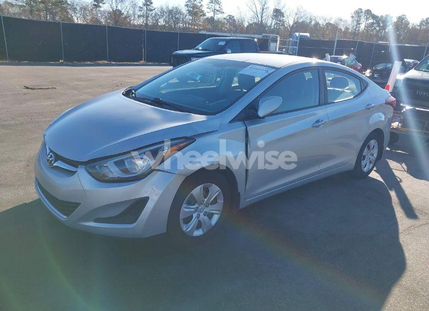 Photo 2 of 2016 Hyundai Elantra SE (VIN 5NPDH4AE0GH783961)