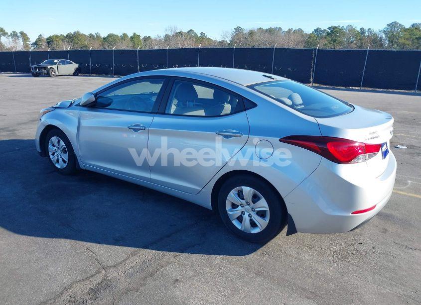 Photo 3 of 2016 Hyundai Elantra SE (VIN 5NPDH4AE0GH783961)