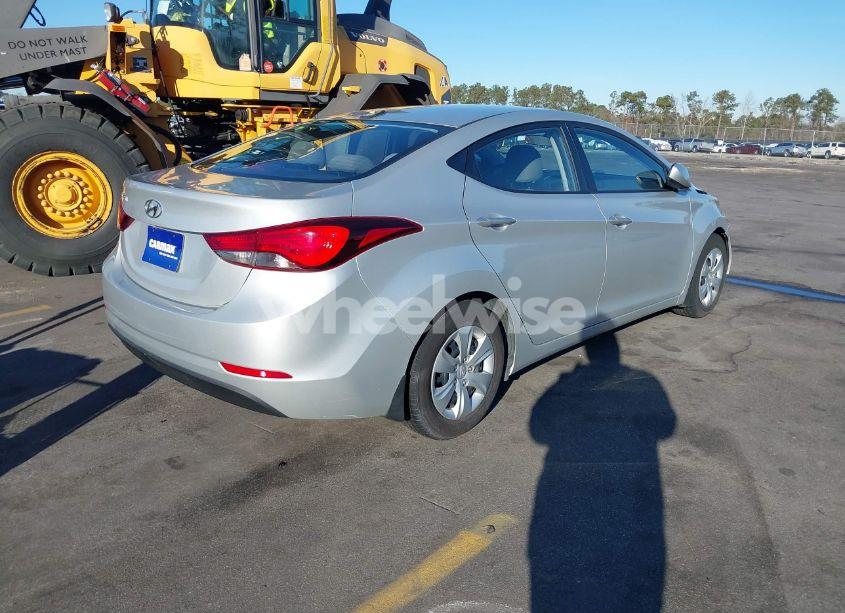 Photo 4 of 2016 Hyundai Elantra SE (VIN 5NPDH4AE0GH783961)