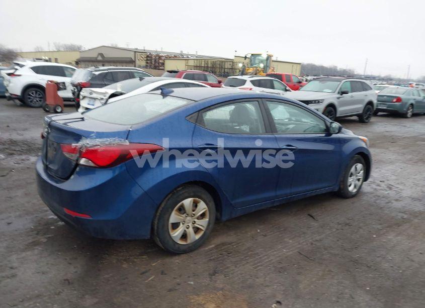 Photo 4 of 2016 Hyundai Elantra SE (VIN 5NPDH4AE0GH785905)
