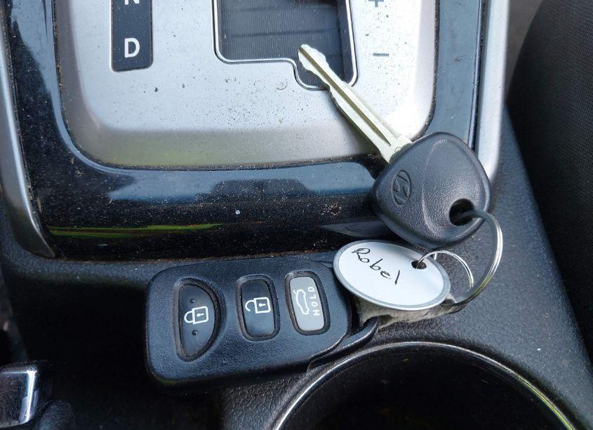 Photo 11 of 2012 Hyundai Elantra GLS (VIN 5NPDH4AE1CH095591)