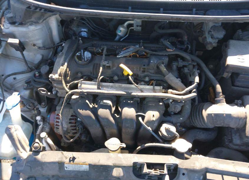 Photo 10 of 2012 Hyundai Elantra LIMITED (VIN 5NPDH4AE1CH113801)