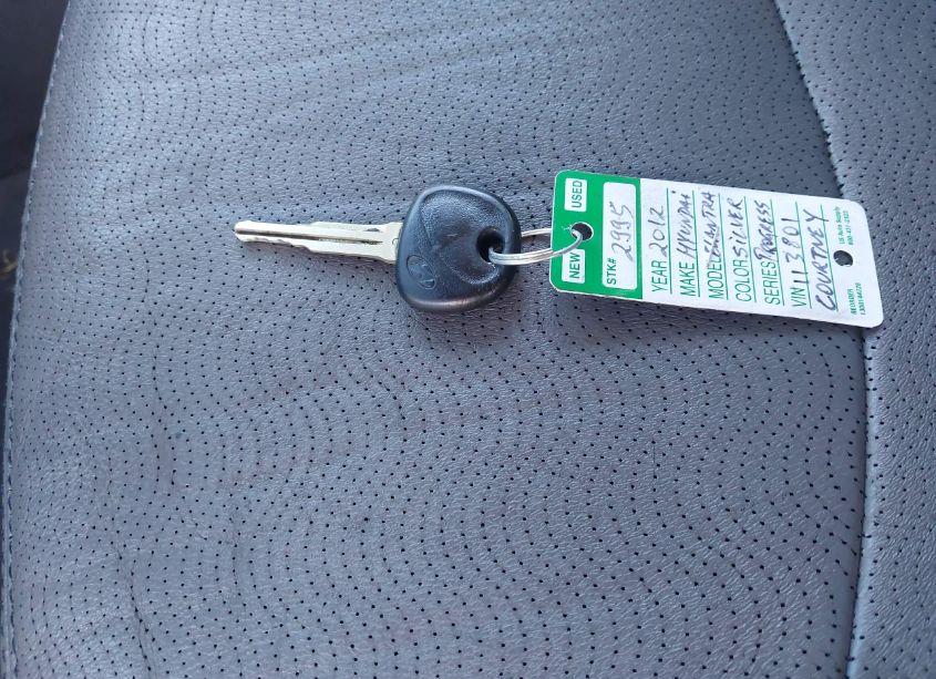 Photo 11 of 2012 Hyundai Elantra LIMITED (VIN 5NPDH4AE1CH113801)