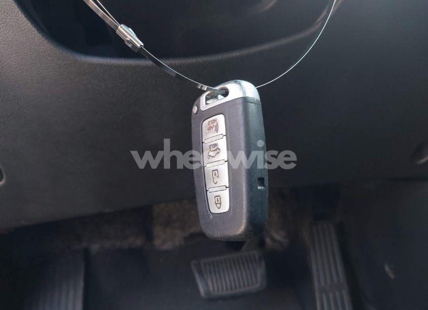 Photo 11 of 2012 Hyundai Elantra LIMITED (VIN 5NPDH4AE1CH125995)