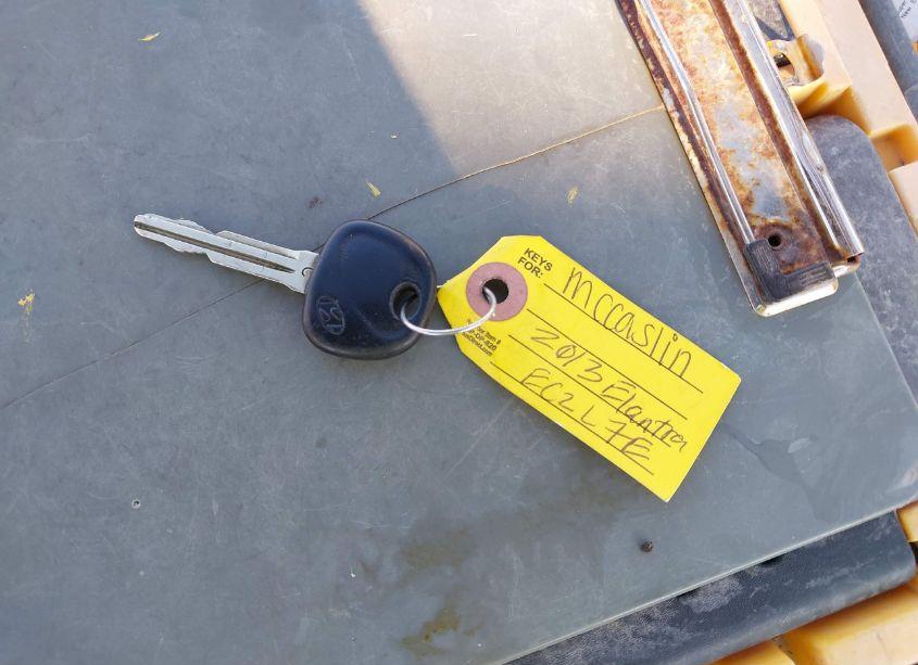 Photo 11 of 2013 Hyundai Elantra GLS (VIN 5NPDH4AE1DH170307)