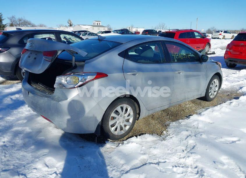 Photo 4 of 2013 Hyundai Elantra (VIN 5NPDH4AE1DH171019)