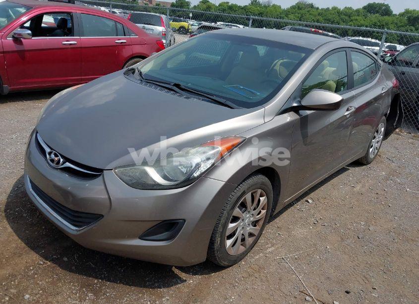 Photo 2 of 2013 Hyundai Elantra GLS (VIN 5NPDH4AE1DH185647)