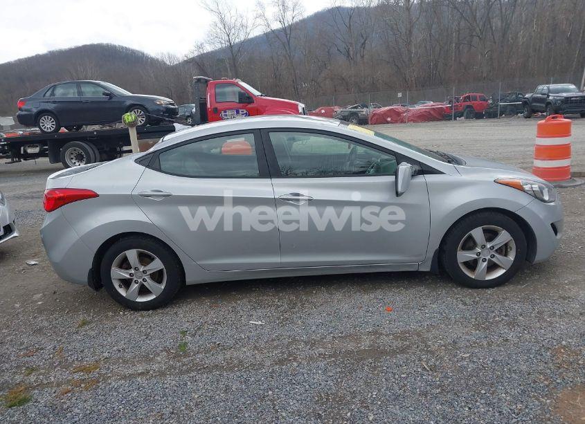Photo 13 of 2013 Hyundai Elantra GLS (VIN 5NPDH4AE1DH186202)