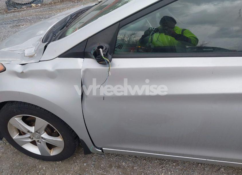 Photo 20 of 2013 Hyundai Elantra GLS (VIN 5NPDH4AE1DH186202)